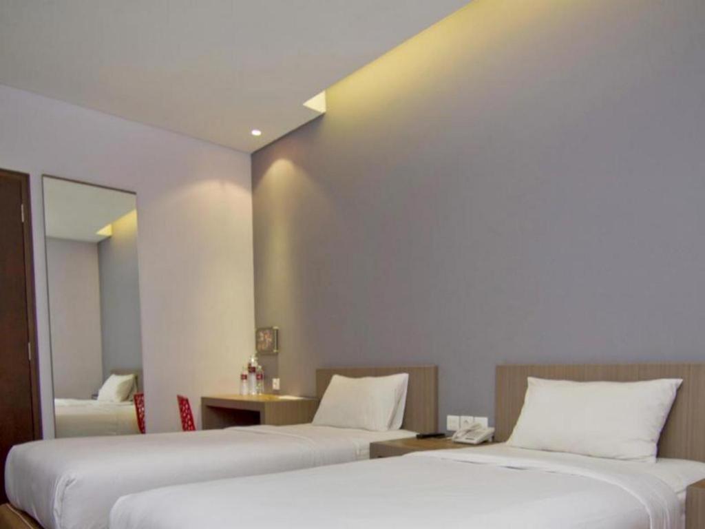 Plan B Hotel Padang  Eksteriør billede