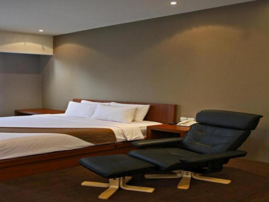 Plan B Hotel Padang  Eksteriør billede