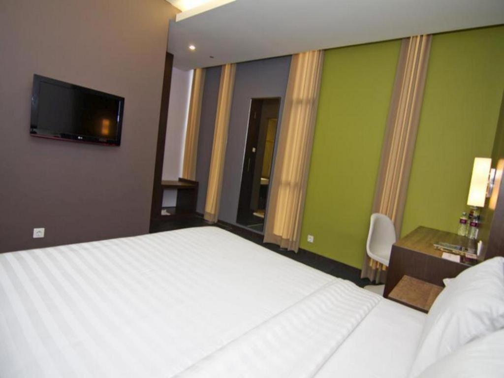 Plan B Hotel Padang  Eksteriør billede