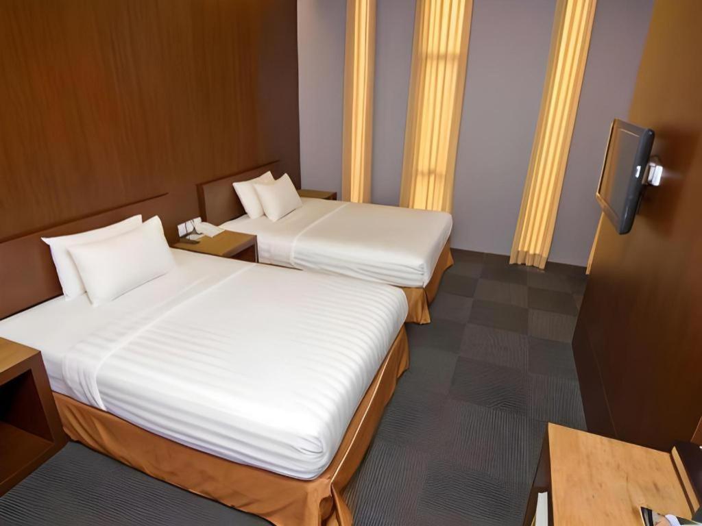 Plan B Hotel Padang  Eksteriør billede