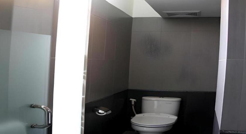 Plan B Hotel Padang  Eksteriør billede