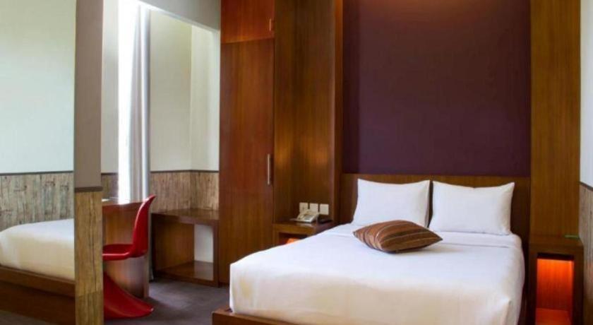 Plan B Hotel Padang  Eksteriør billede